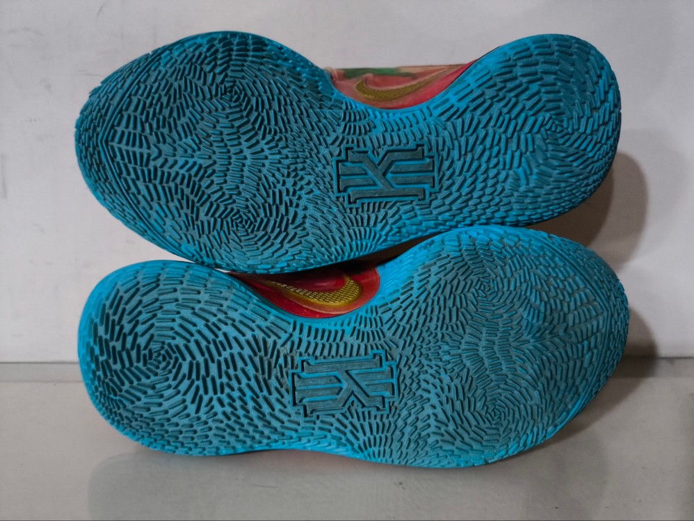 265mm 스폰지밥 x 나이키 카이리 로우2 집게사장 이미지