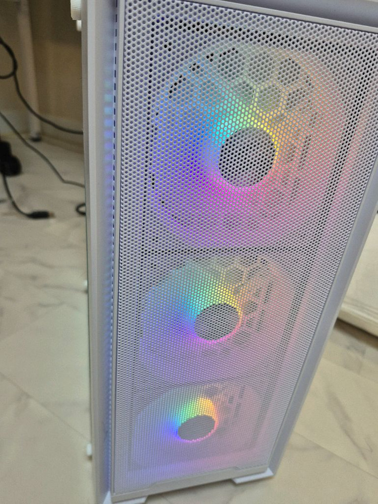 게이밍 컴퓨터 PC 3080ti 13700kf 싸게팝니다 이미지