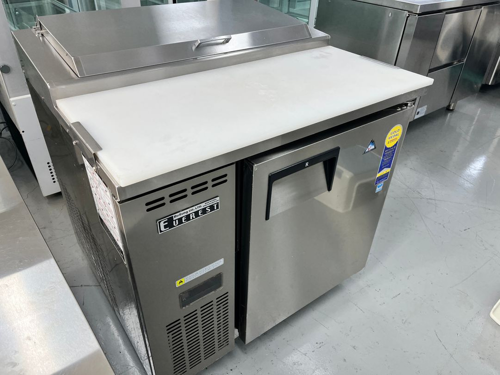 900 토핑냉장고 간냉식 에베레스트 부성 올스텐 피자 밧드 바트 샐러드 브런치 카페 작업대 이미지