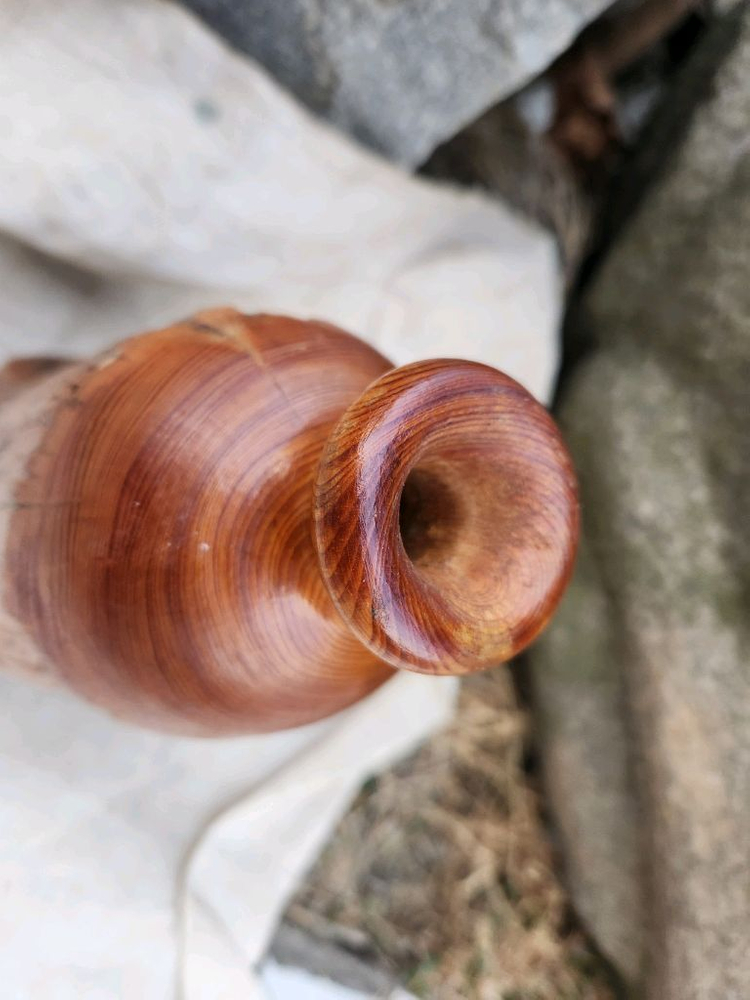 소나무 뿌리로 만든 관솔병 이미지