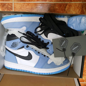 나이키 조던1 유니버시티 블루 하이 290 이미지