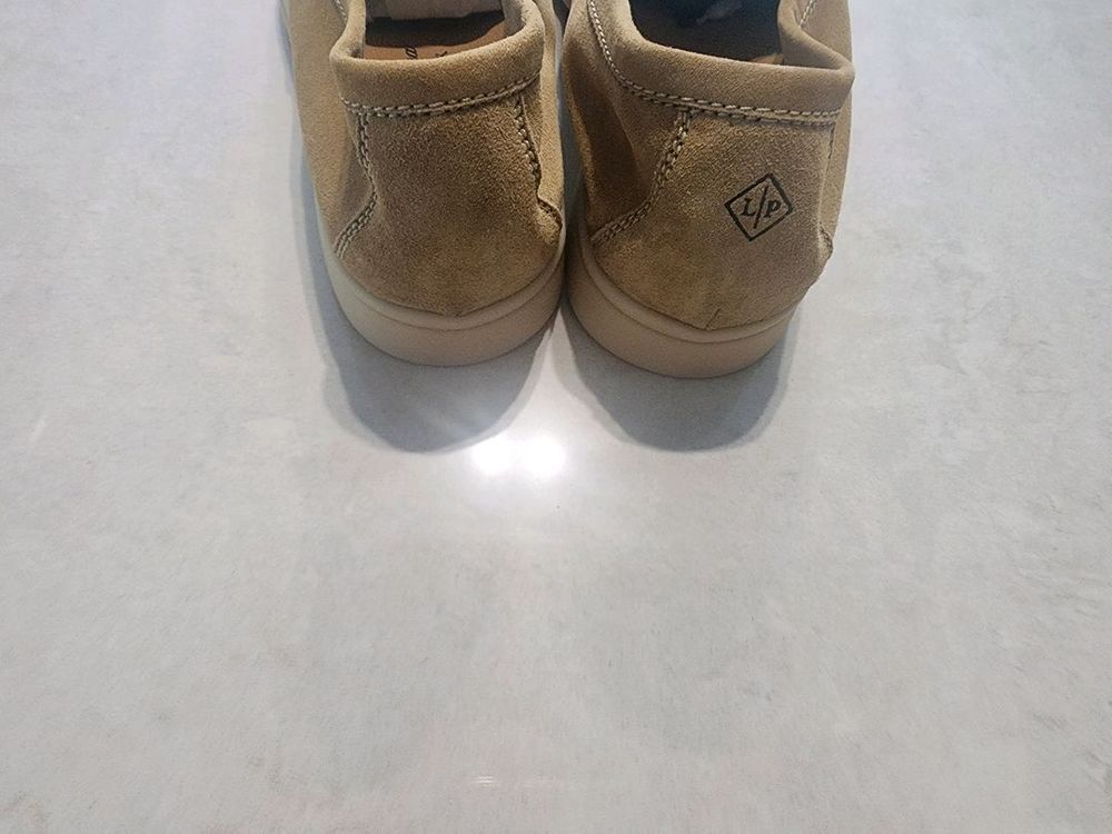 로로피아나 여성스웨이드 로퍼 박스채 새거 240사이즈 팔아요 이미지