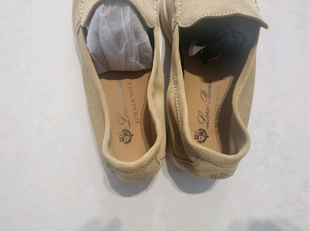 로로피아나 여성스웨이드 로퍼 박스채 새거 240사이즈 팔아요 이미지