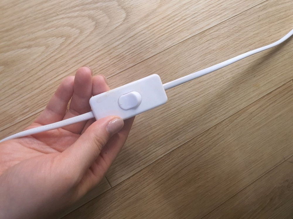 대전직거래/식물 조명등 설치된 원목 소재 2단 화분 선반 55*52*20 이미지