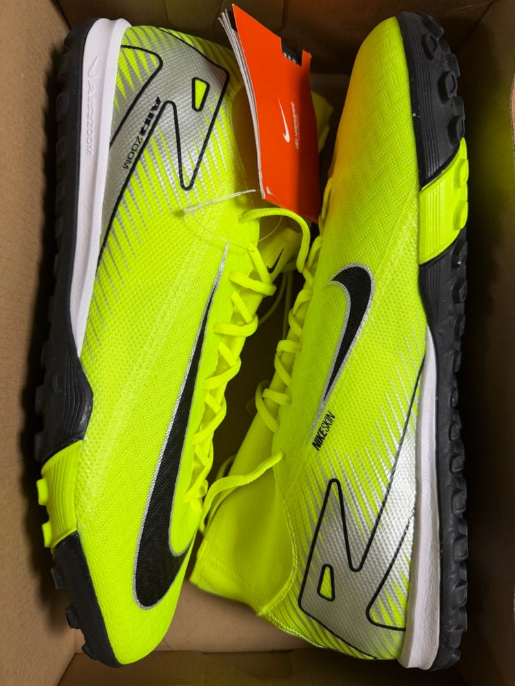 [280] 나이키 줌 머큐리얼 슈퍼플라이10 아카데미 TF 풋살화 이미지