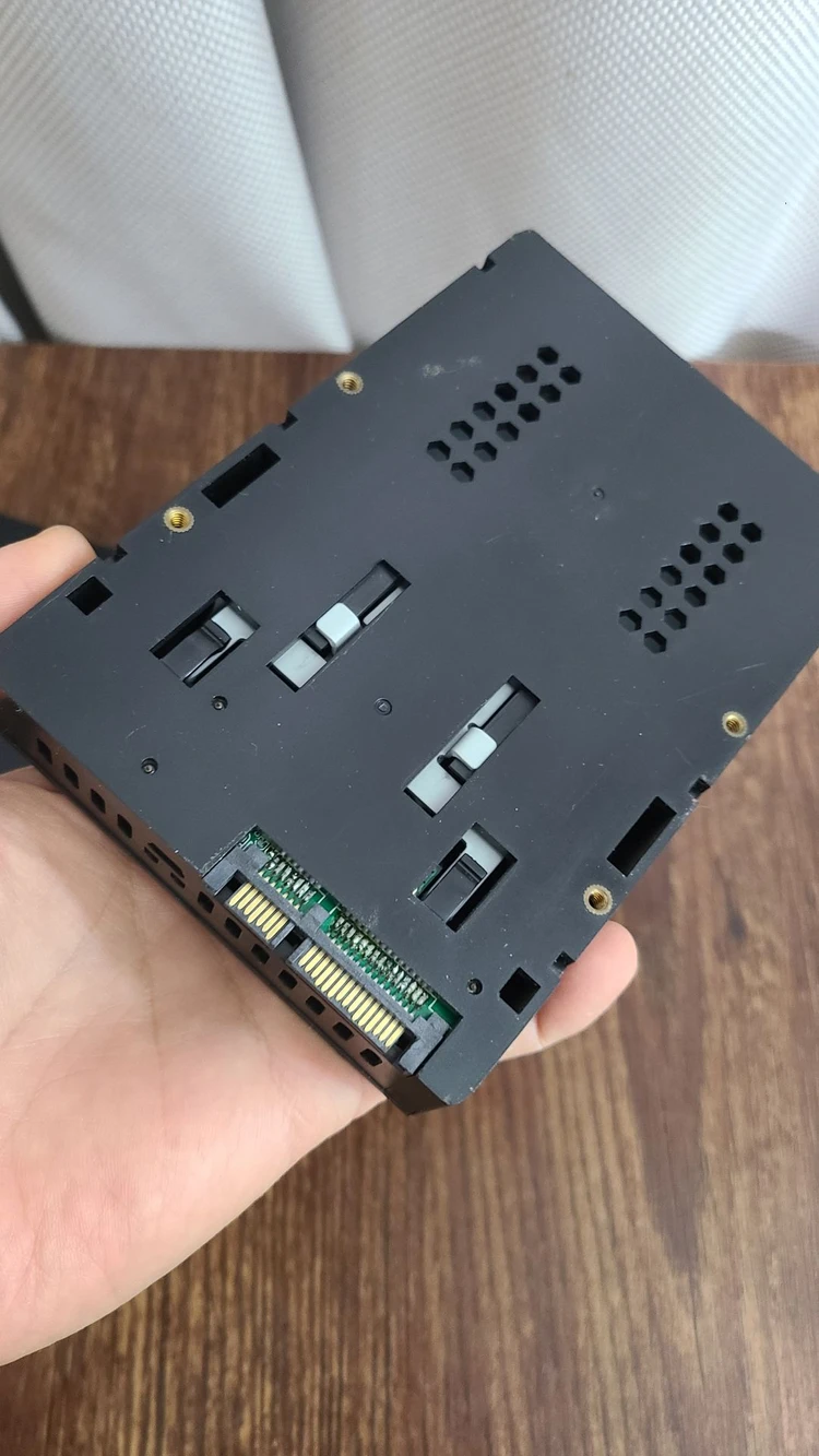 2.5인치 SATA HDD/SSD 컨버터 이미지