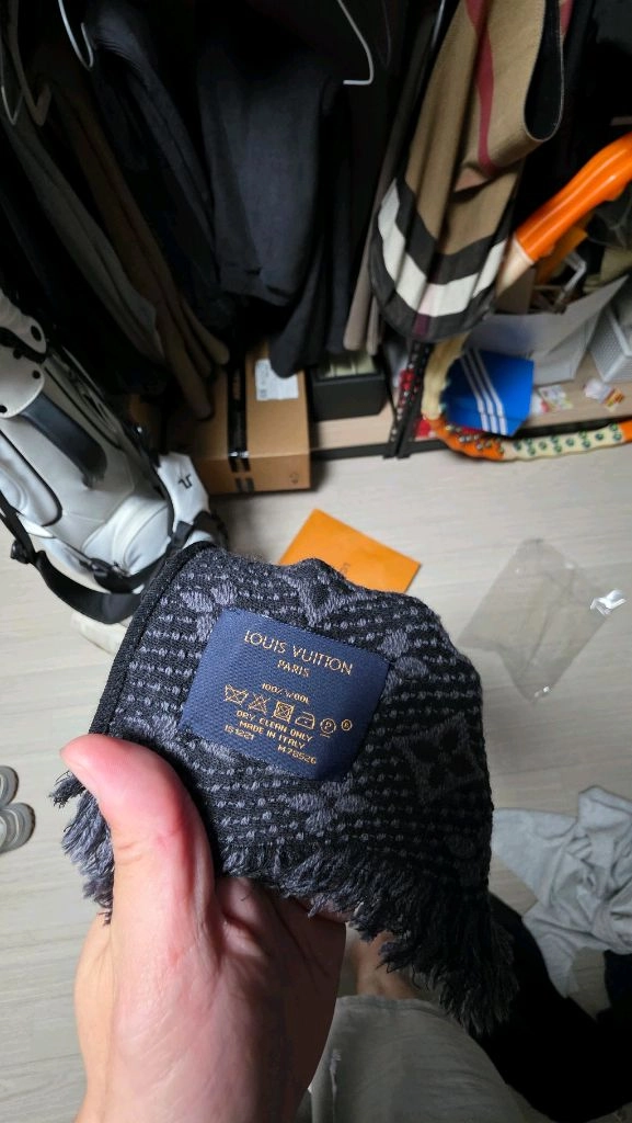 루이비통 머플러 이미지