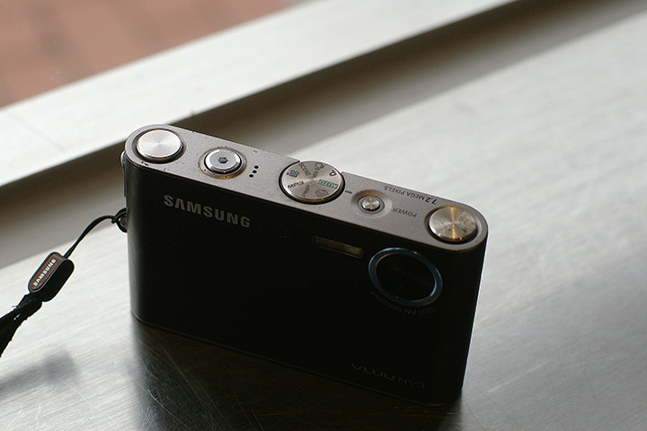 삼성 빈티지 디카 VLUU NV3 (블랙) 신품베터리 팝니다 이미지