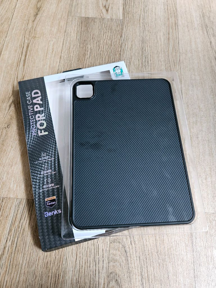 벤크스 아이패드 프로11 M5 2025 카본 케이스 거의 새것 이미지
