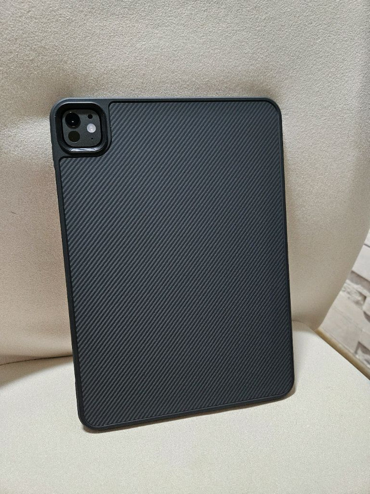 벤크스 아이패드 프로11 M5 2025 카본 케이스 거의 새것 이미지