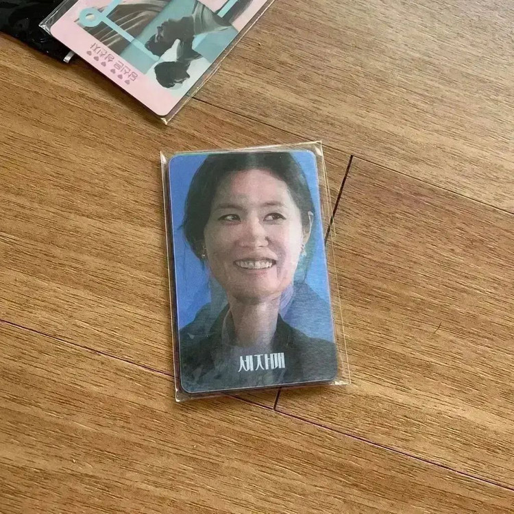 세자매 뱃지 소시민 전주국제영화제 노트 필름 포스트카드 문소리 영화포스터 이미지