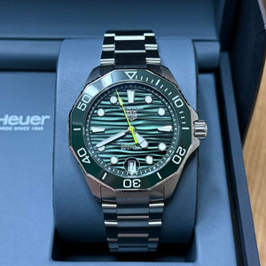 [태그호이어] 아쿠아레이서 프로페셔널 신형 42mm 그린 이미지