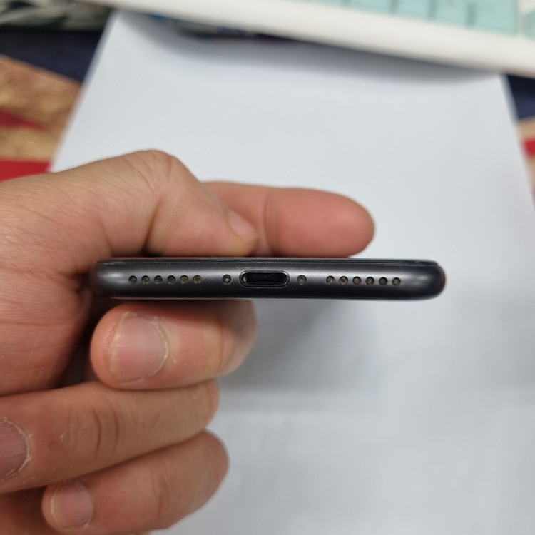 아이폰8 64GB 블랙 A급 중고폰 배터리92% 서브폰 레트로감성 사진폰 인스타 카메라폰 208422 이미지