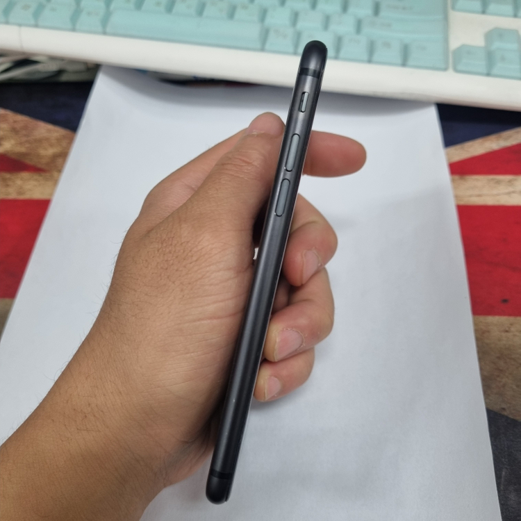 아이폰8 64GB 블랙 A급 중고폰 배터리92% 서브폰 레트로감성 사진폰 인스타 카메라폰 208422 이미지