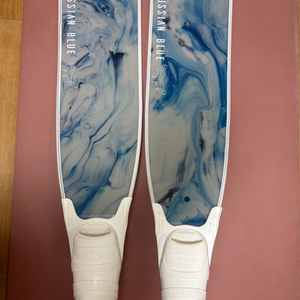 프러시안 블루 프리다이빙 핀 유리섬유 이미지