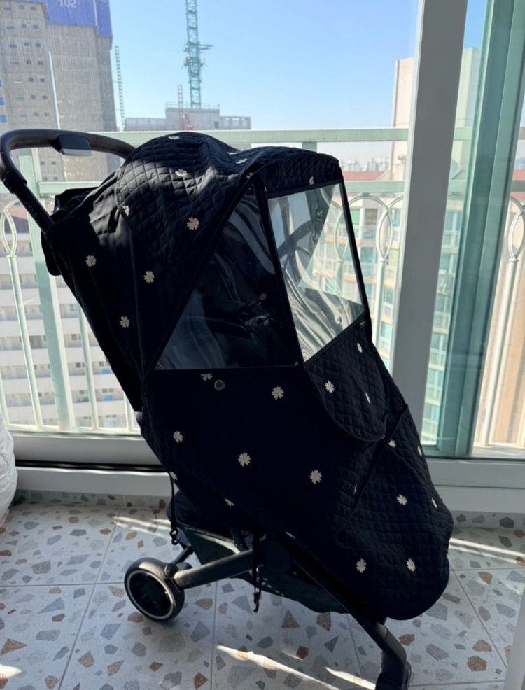 줄즈 에어 플러스 휴대용 유모차 세이지 그린 이미지