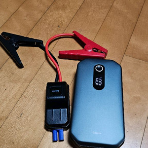 베이스어스 차량용 점프 스타터 이미지