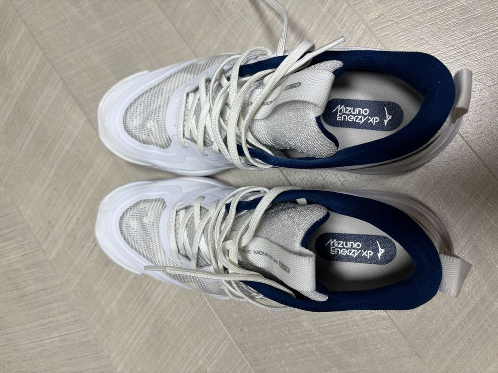 미즈노 배구화 웨이브 모멘텀 엘리트 이미지