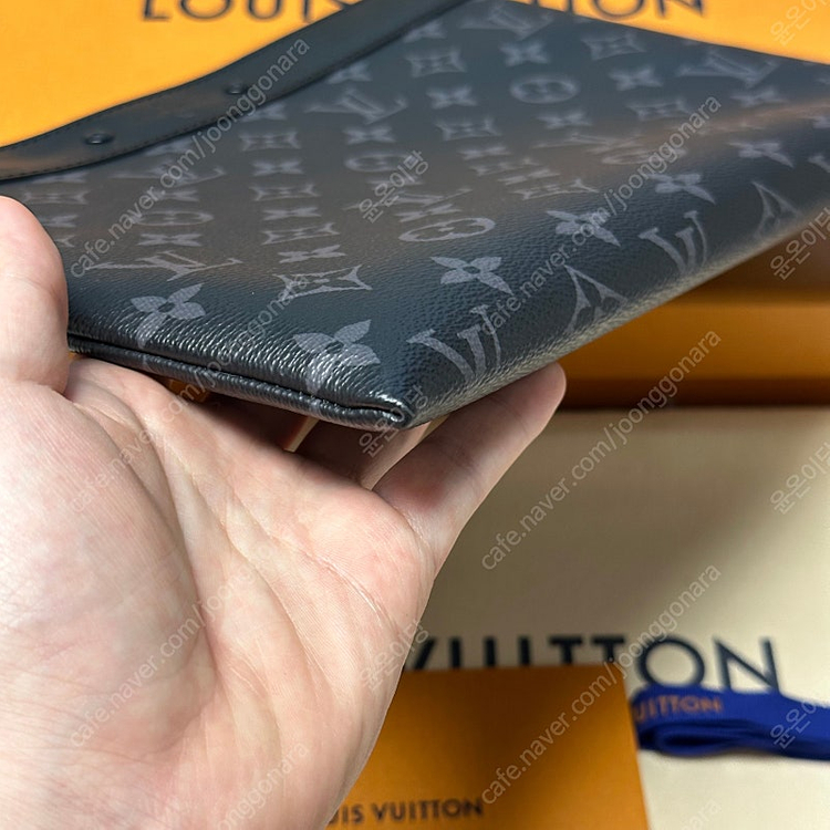 [풀구성] 루이비통 이클립스 포쉐트 투고 클러치 이미지