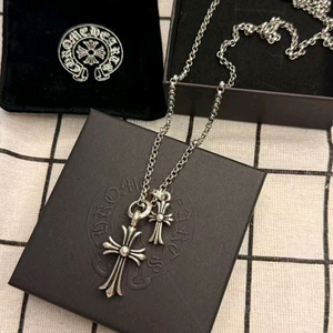 크롬하츠 크로스 펜던트 목걸이 이미지