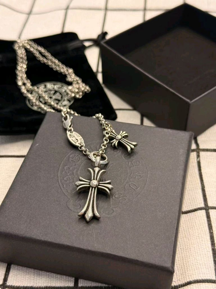 크롬하츠 크로스 펜던트 목걸이 이미지