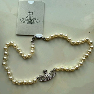 비비안 웨스트우드 오브 패치워크 진주 목걸이 이미지