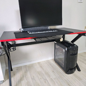 게이밍 컴퓨터 풀세트(모니터,본체,책상포함) 이미지