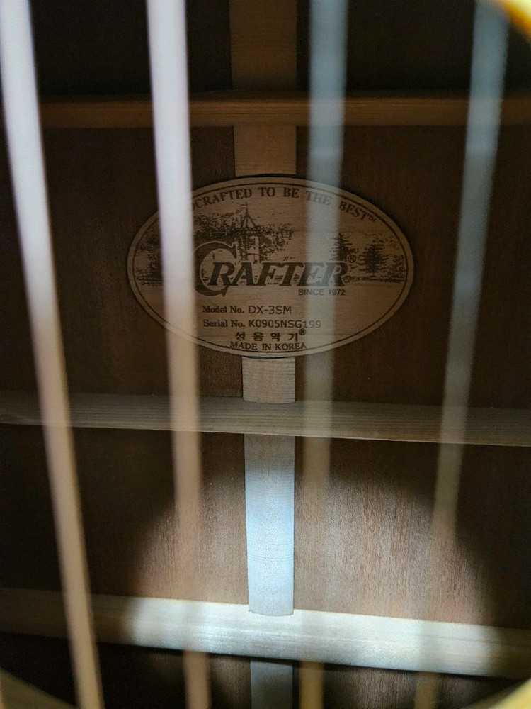 크래프터 어쿠스틱 기타 이미지