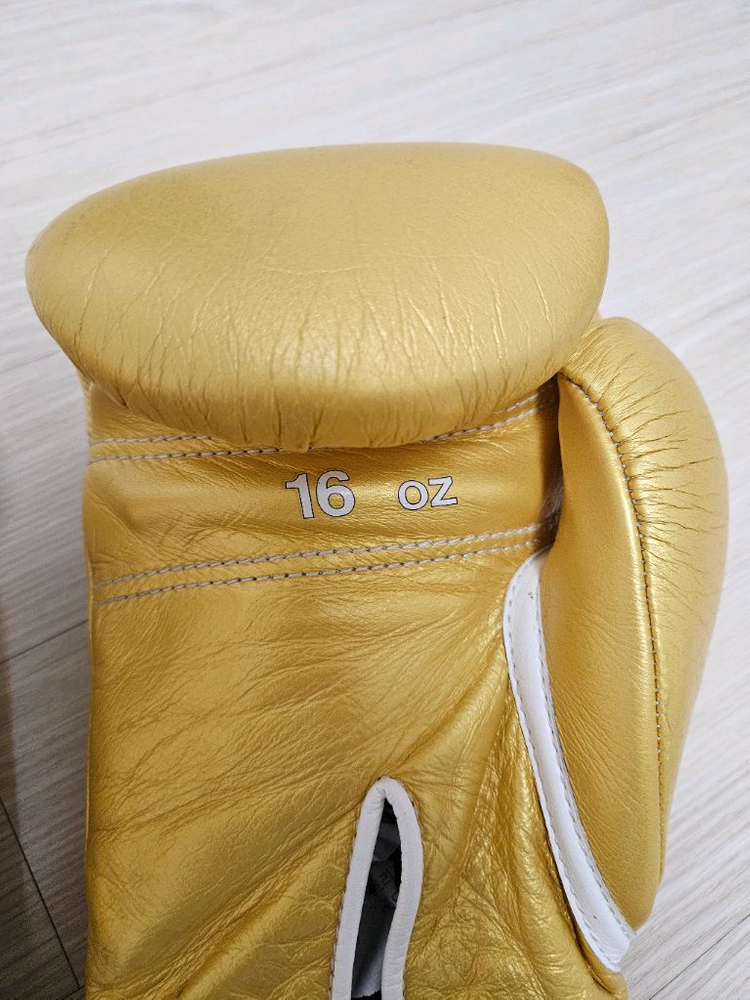 위닝 글러브, 헤드기어, 그로인 가드 황금색 풀세트 판매합니다. 이미지