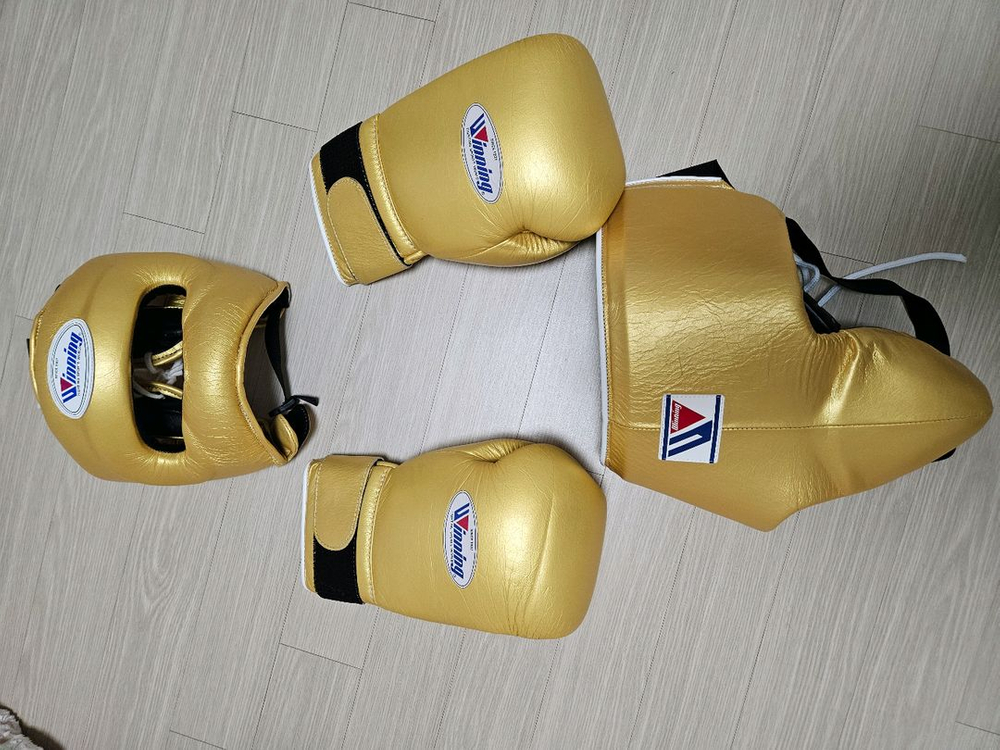 위닝 글러브, 헤드기어, 그로인 가드 황금색 풀세트 판매합니다. 이미지