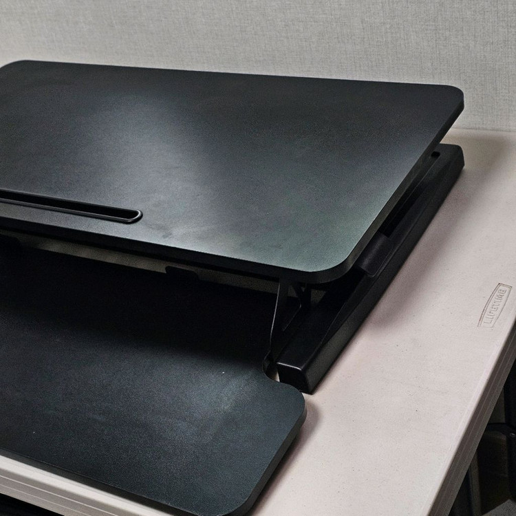 [새삥] 높이조절 가능 스탠딩 데스크 이미지