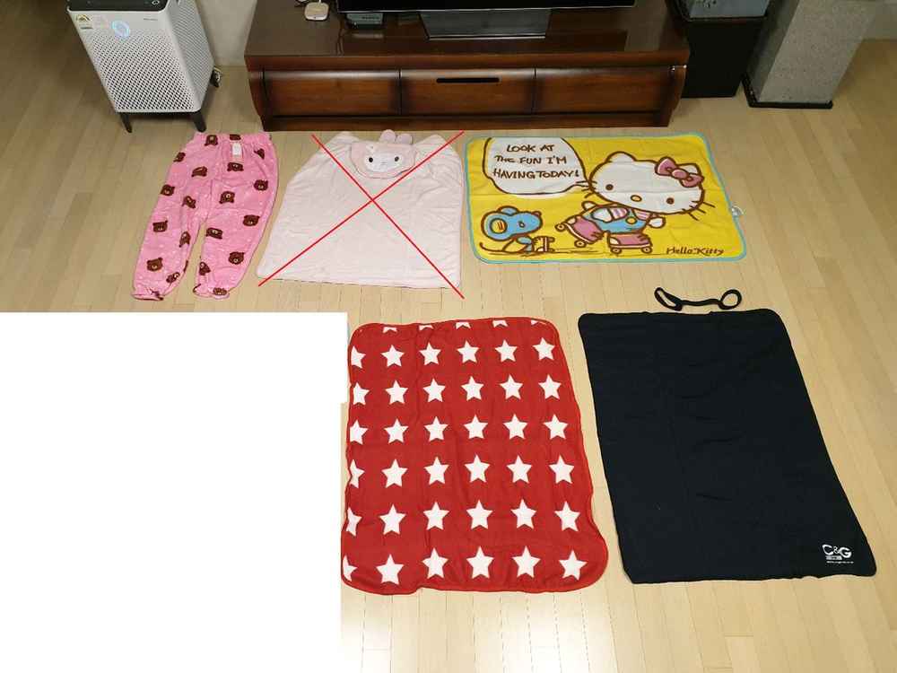 PTC 온풍 히터, 손난로 겸용 보조배터리, 무릎 담요(뽀로로, 헬로키티 등), 수면 안대 판매 (미사용) 이미지