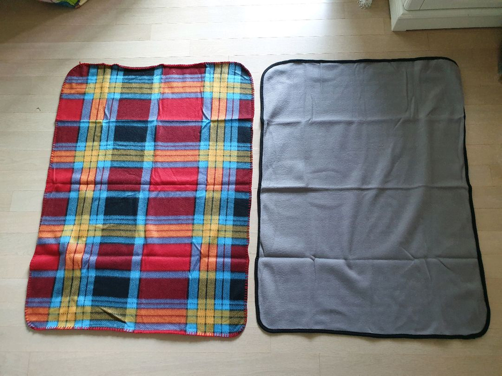 PTC 온풍 히터, 손난로 겸용 보조배터리, 무릎 담요(뽀로로, 헬로키티 등), 수면 안대 판매 (미사용) 이미지