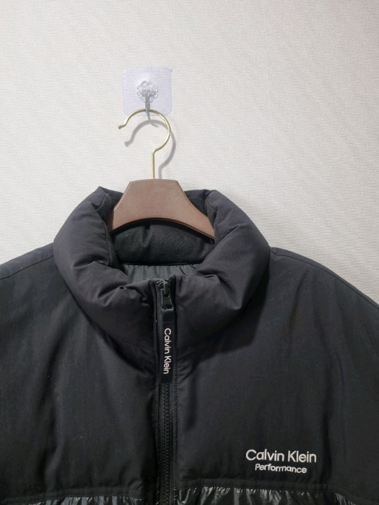 캘빈클라인 퍼포먼스 벌키 패딩 덕 다운 블랙 상태최상 이미지