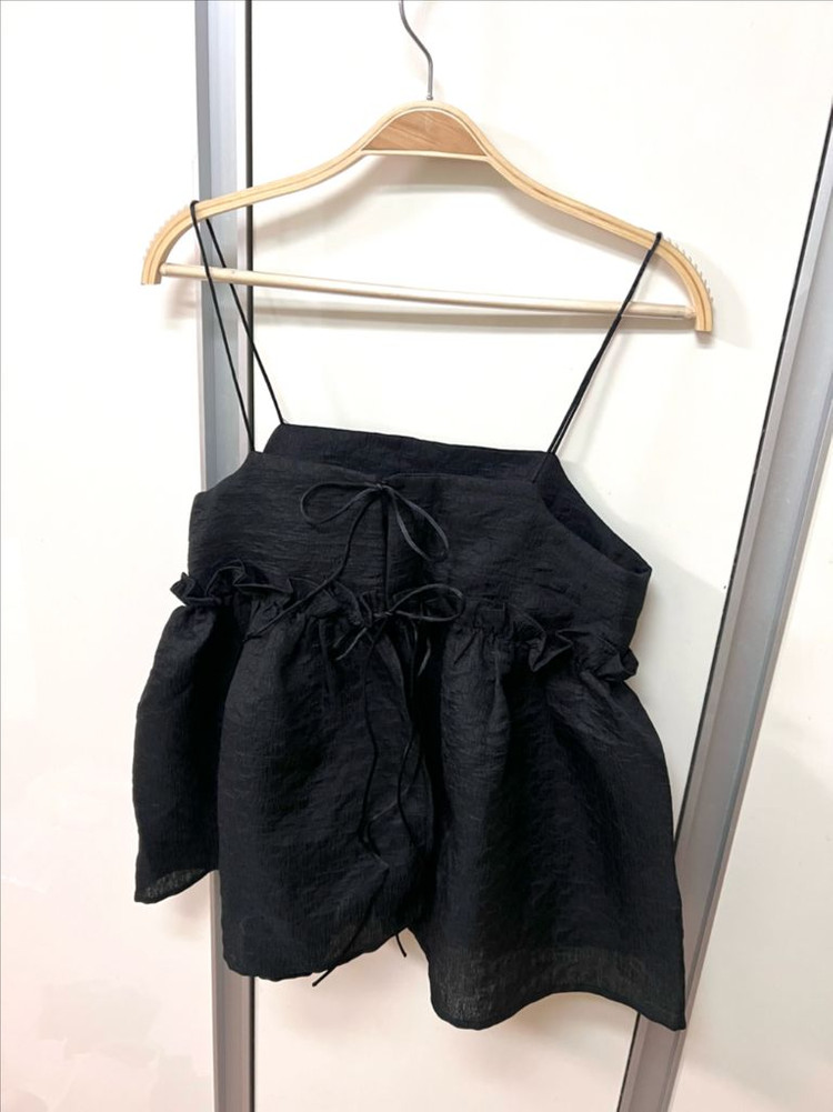 바스켓 BASKET 프릴 탑 세실리아 슬리브리스 레이어드 나시 블라우스 뷔스티에 자카드 리본 이미지