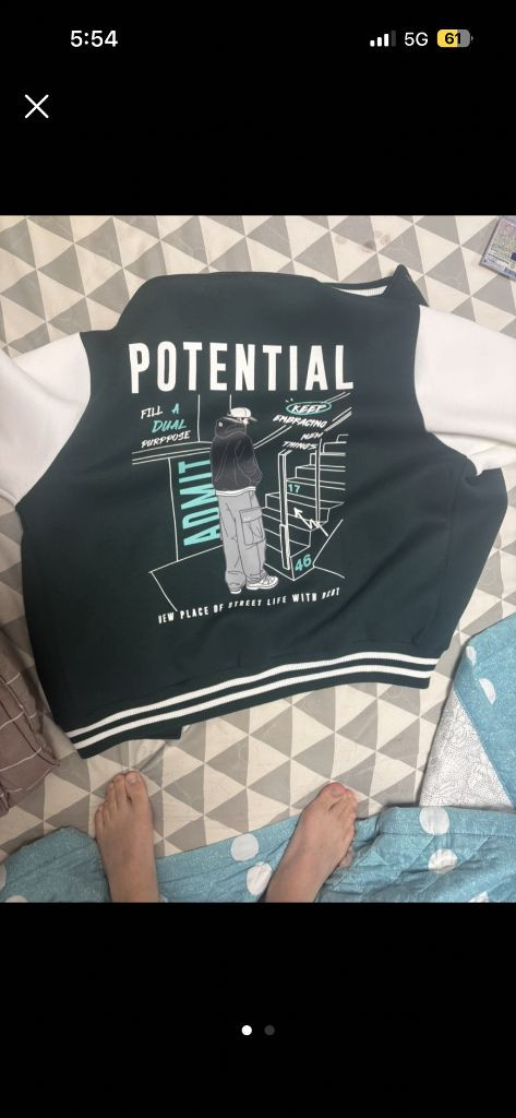 바시티 자켓 이미지