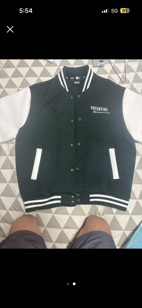 바시티 자켓 이미지