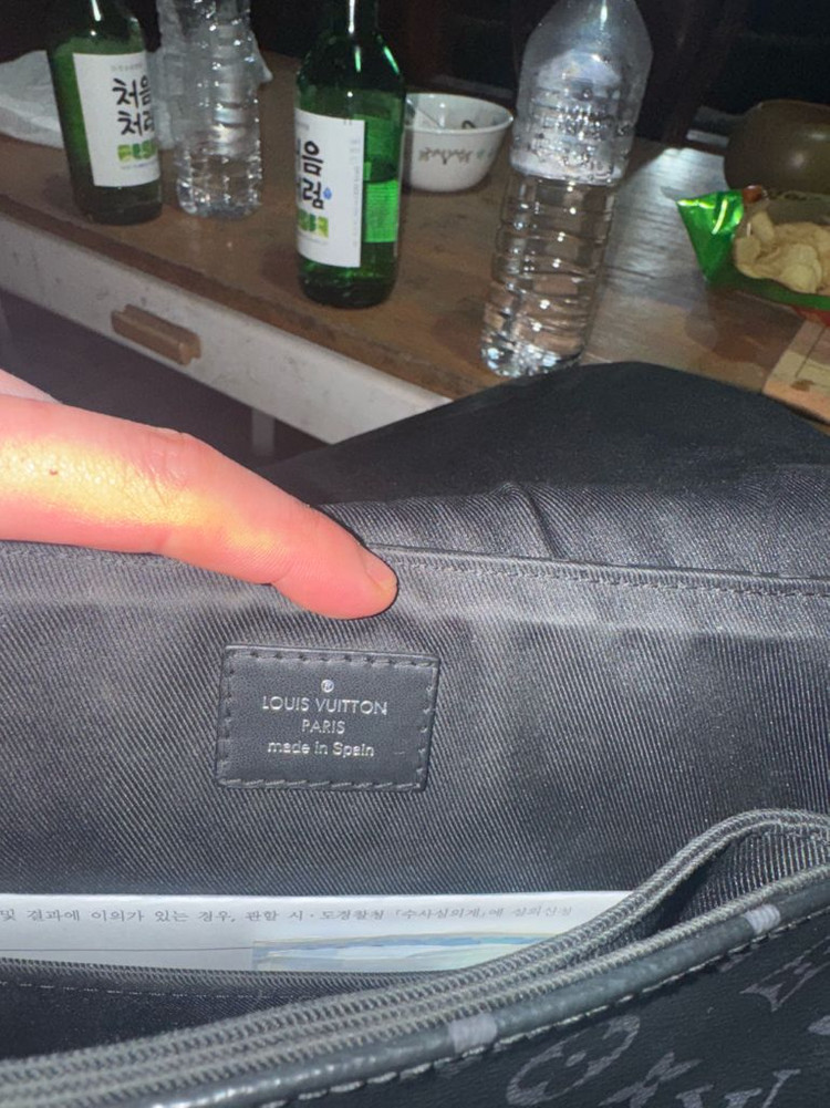 루이비통 디스트릭트 모노그램 이클립스 크로스백 이미지