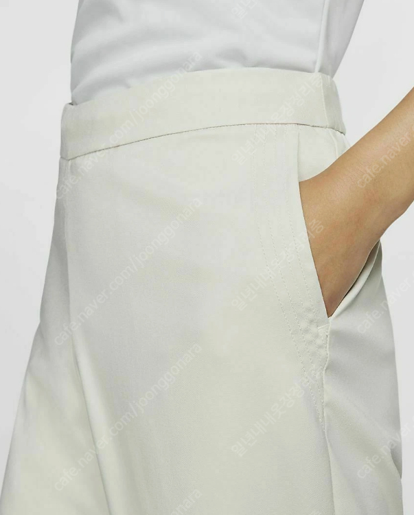 나이키 여성 UPF40+ 골프 반바지 아이보리 L 이미지