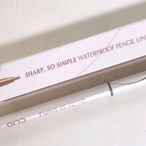 [미개봉 새상품] 클리오 샤프 쏘 심플 워터프루프 펜슬 라이너 바닐라 베이지 애교살 이미지