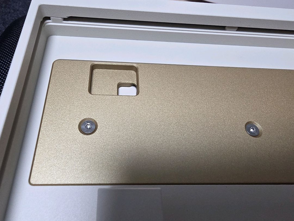 F2-60 WKL베이지 골드 A그레이드 + f2-60 지온솔더링 기판 +f2-60 핫스왑 기판 등 커스텀 키보드 이미지