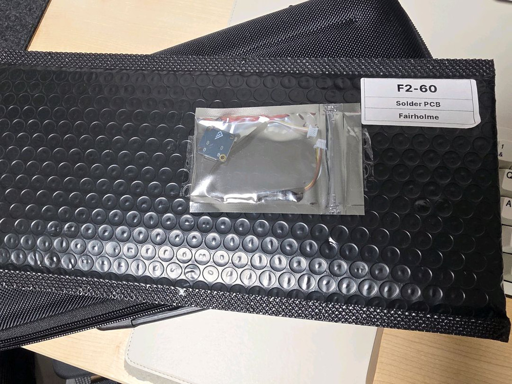 F2-60 WKL베이지 골드 A그레이드 + f2-60 지온솔더링 기판 +f2-60 핫스왑 기판 등 커스텀 키보드 이미지