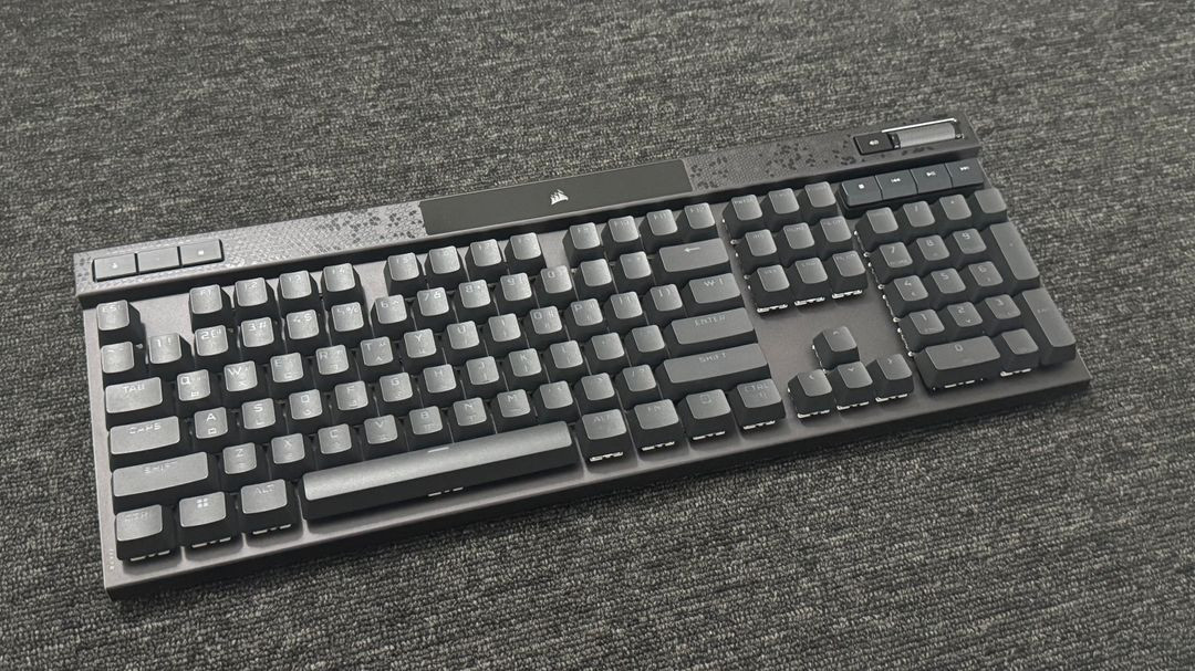 커세어 K70 MAX RGB MGX 마그네틱축 게이밍 기계식 키보드 팝니다. 이미지