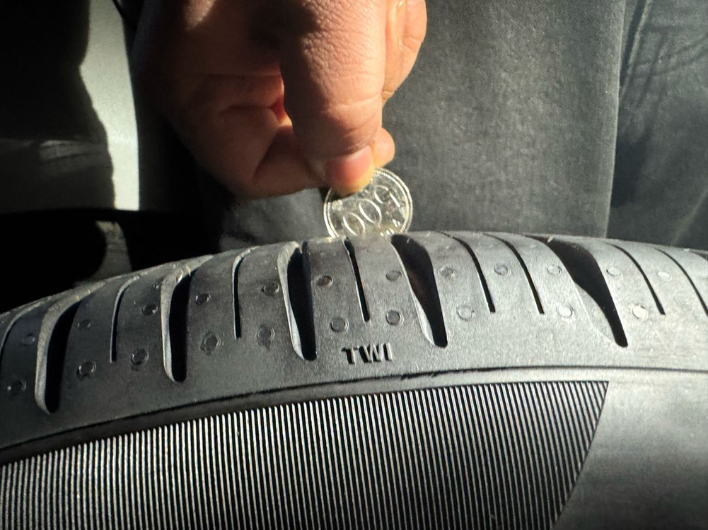 245 50 19 4개 피렐리 피제로 올시즌 타이어 이미지