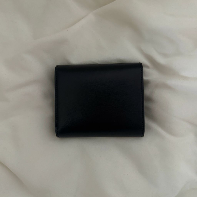 셀린느 트리옹프 반지갑 이미지