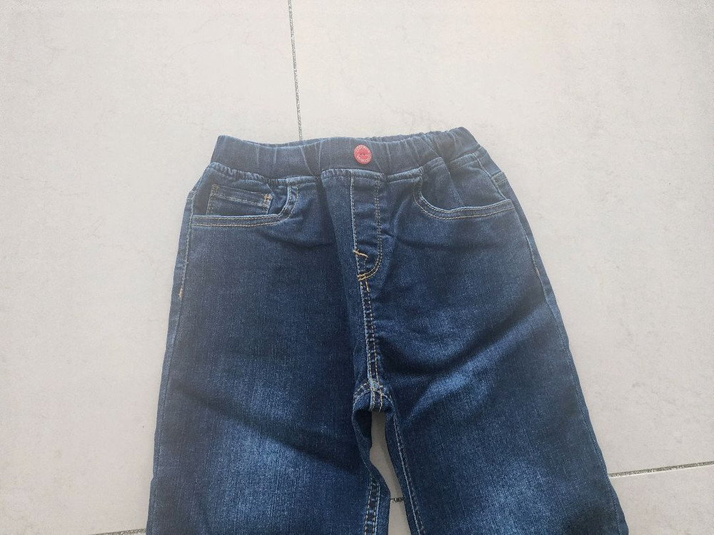 코코리따 130사이즈 공용봄상하셋트 새거 팔아요 이미지