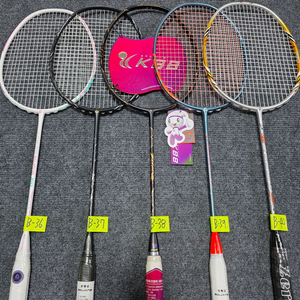 (택포5.5)최고급 경기용 선수용 새상품 배드민턴 라켓 저렴히 판매합니다 이미지