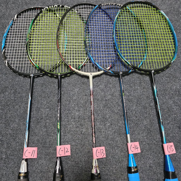 (평균택포4만원) 경기용 카본 수리 배드민턴 라켓 저렴히 판매합니다 이미지