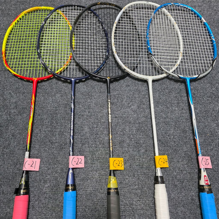 (평균택포4만원) 경기용 카본 수리 배드민턴 라켓 저렴히 판매합니다 이미지