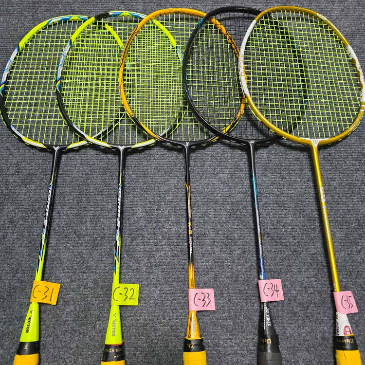 (평균택포4만원) 경기용 카본 수리 배드민턴 라켓 저렴히 판매합니다 이미지